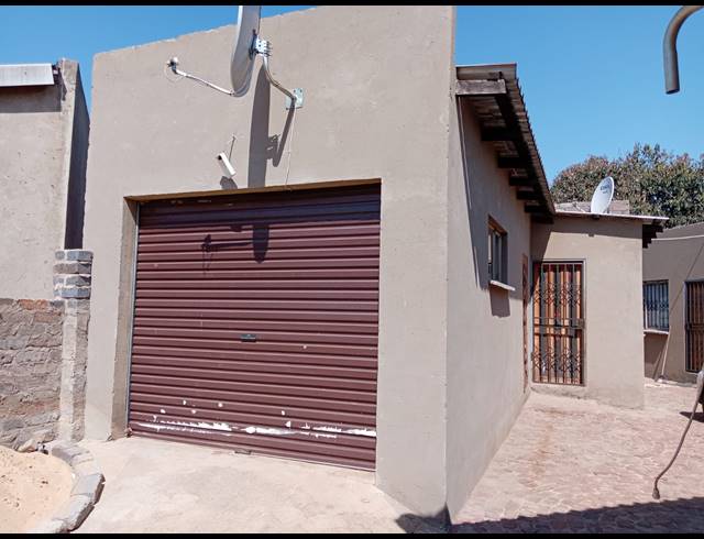 2 BEDROOM FREEHOLD FOR SALE IN VOSLOORUS